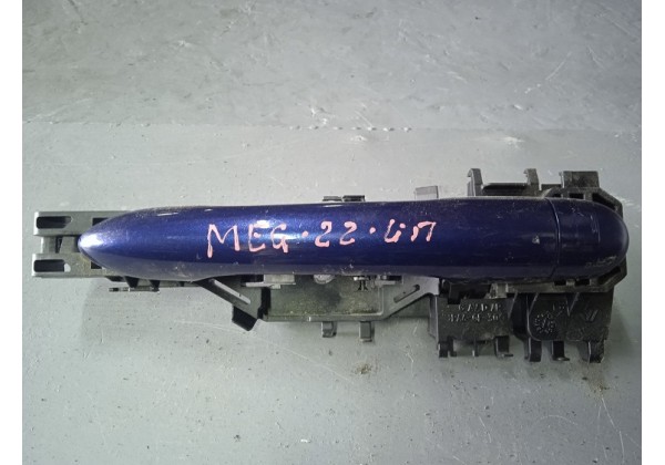 Ручка дверки передня ліва,зовнішня Renault Megane II, 8200028463 *